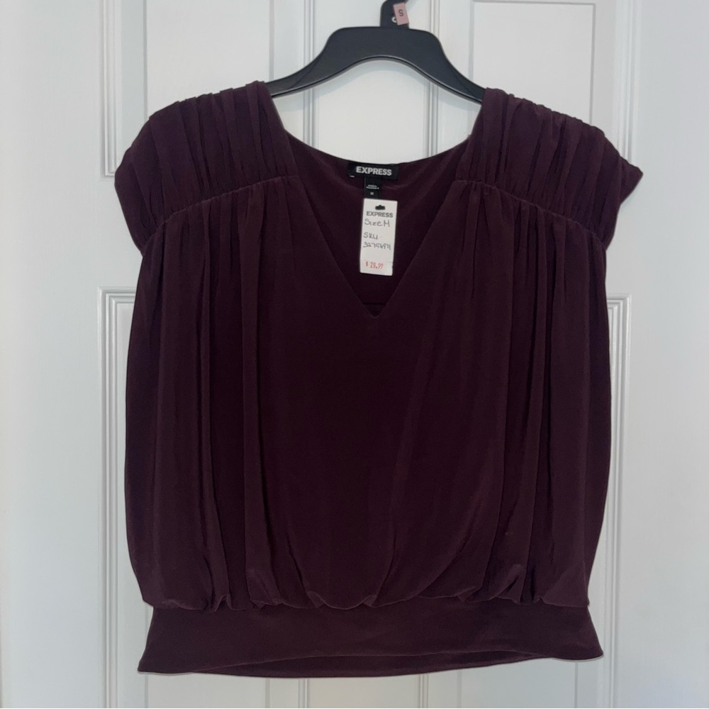 Express Cap Sleeve Fitted Bottom top Wine Burgundy size M NWT